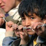 dikenli-tel-ve-cocuk