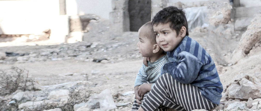 SURİYELİ KARDEŞİNİ YALNIZ BIRAKMA!