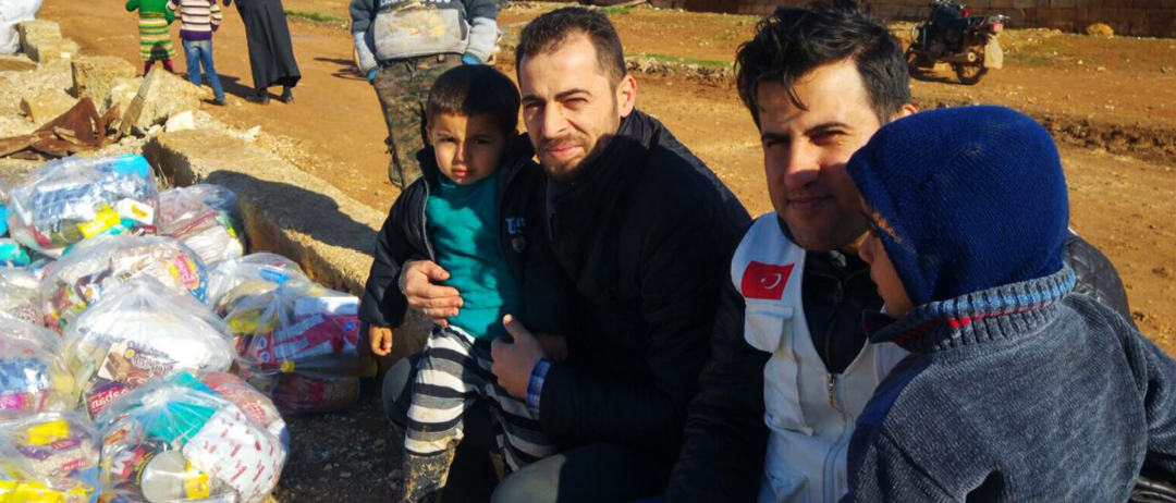 HÜDAYİ İNSANİ YARDIM EKİBİ İDLİP'TE