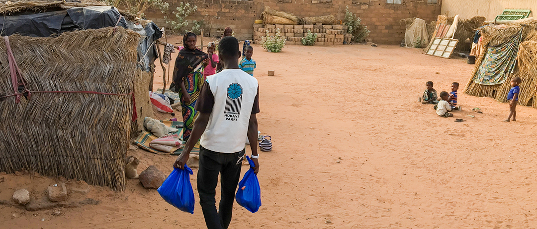 NİJER'DE KESİLEN KURBANLAR İHTİYAÇ SAHİPLERİNE DAĞITILDI