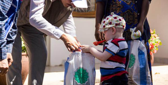 AFRİKALI ALBİNOLARIN YÜZÜNÜ TÜRK HAYIRSEVERLER GÜLDÜRDÜ - AA (04.09.2017)