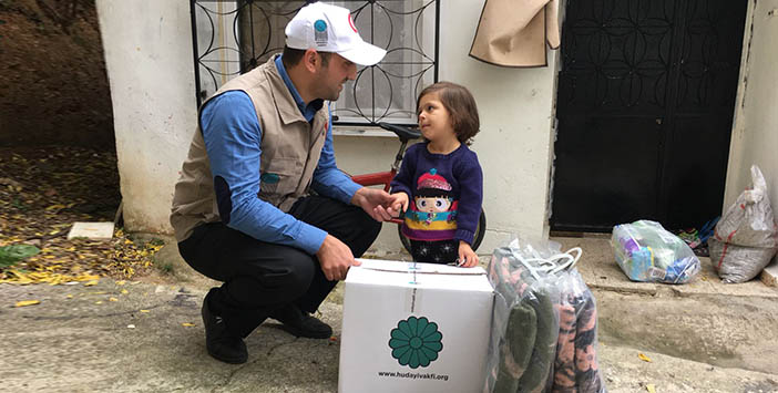 İHTİYAÇ SAHİBİ AİLELERE ULAŞIYORUZ