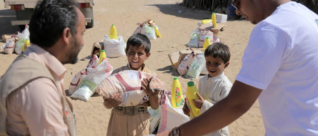 DRESSING WOUNDS IN YEMEN