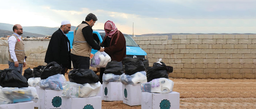 İDLİB, AZEZ VE AFRİN’DE YARALARI SARIYORUZ, SAVAŞ MAĞDURLARINA EL UZATIYORUZ