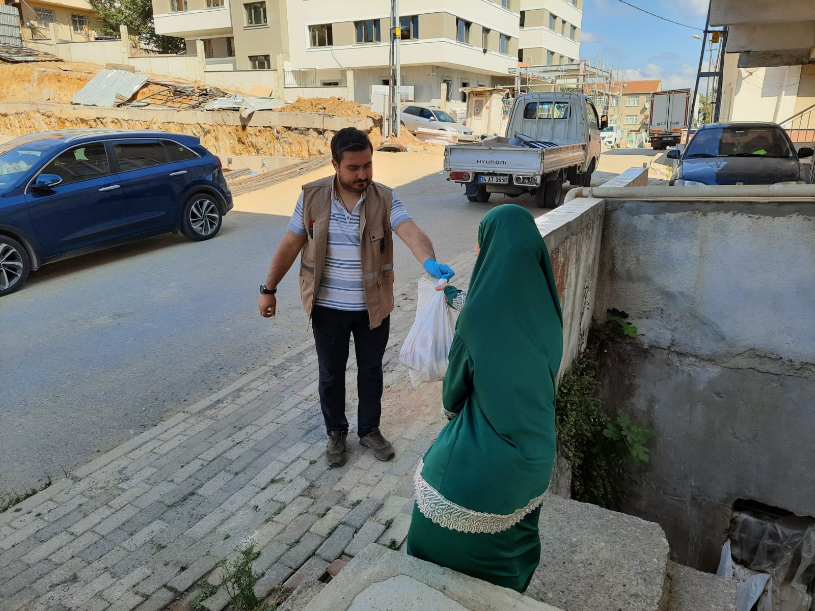 YURT İÇİNDE VE YURT DIŞINDA İHTİYAÇ SAHİPLERİNİN YANINDAYIZ