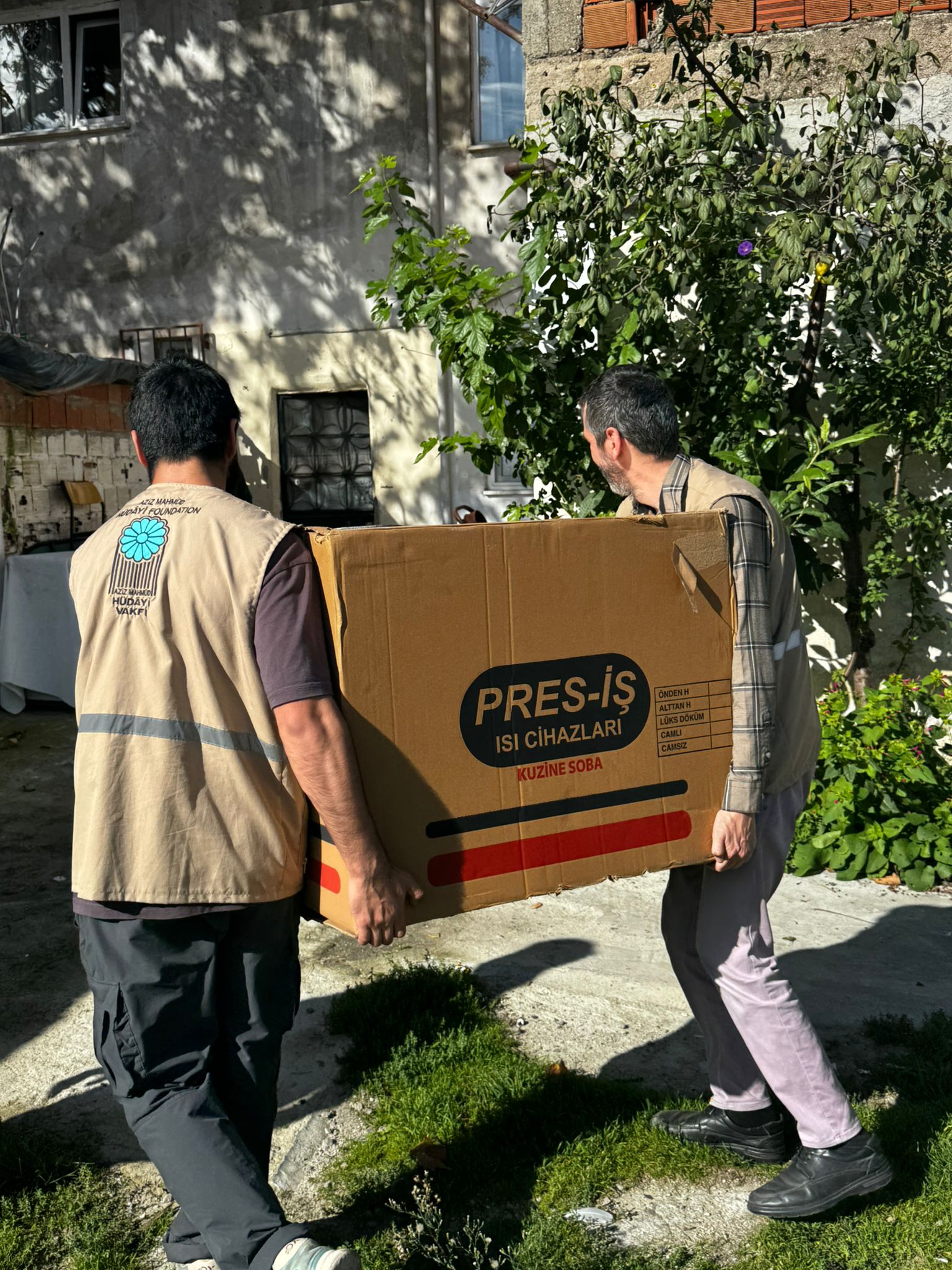 Deprem Bölgesi ve İstanbul’da Kış Yardımlarımız Devam Ediyor