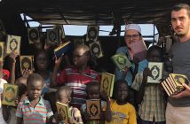 SUDAN’DA YETİM TALEBELERE KUR’AN HEDİYELERİ TAKDİM EDİLDİ